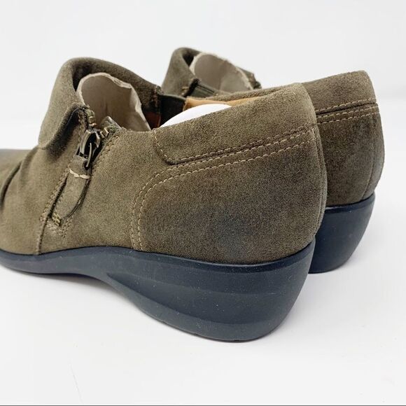 Clarks Rosely Leather Bootie - Picture 4 of 8